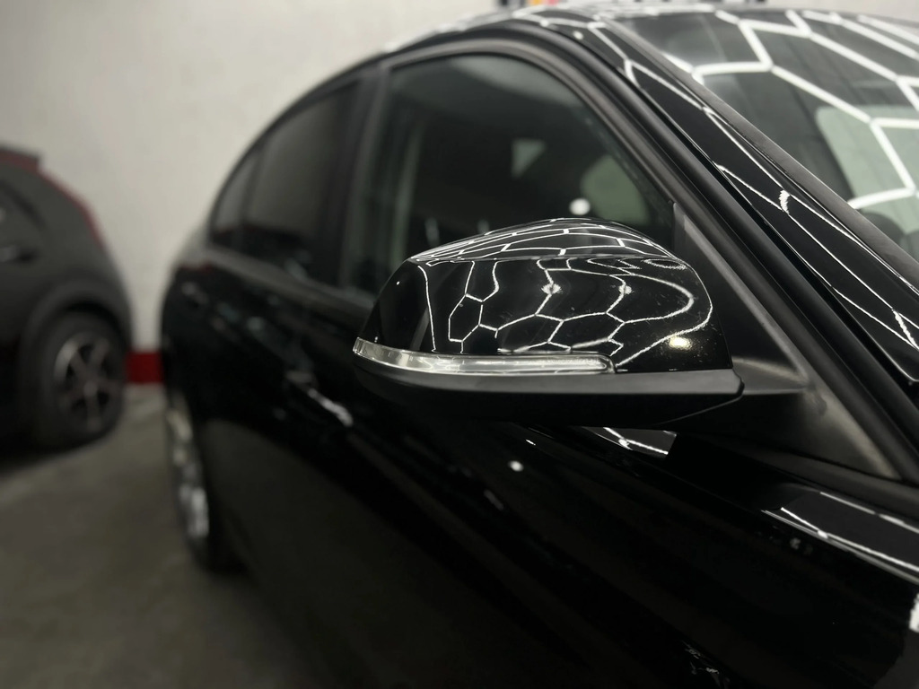 BMW 3 Series Saloon Blue #35