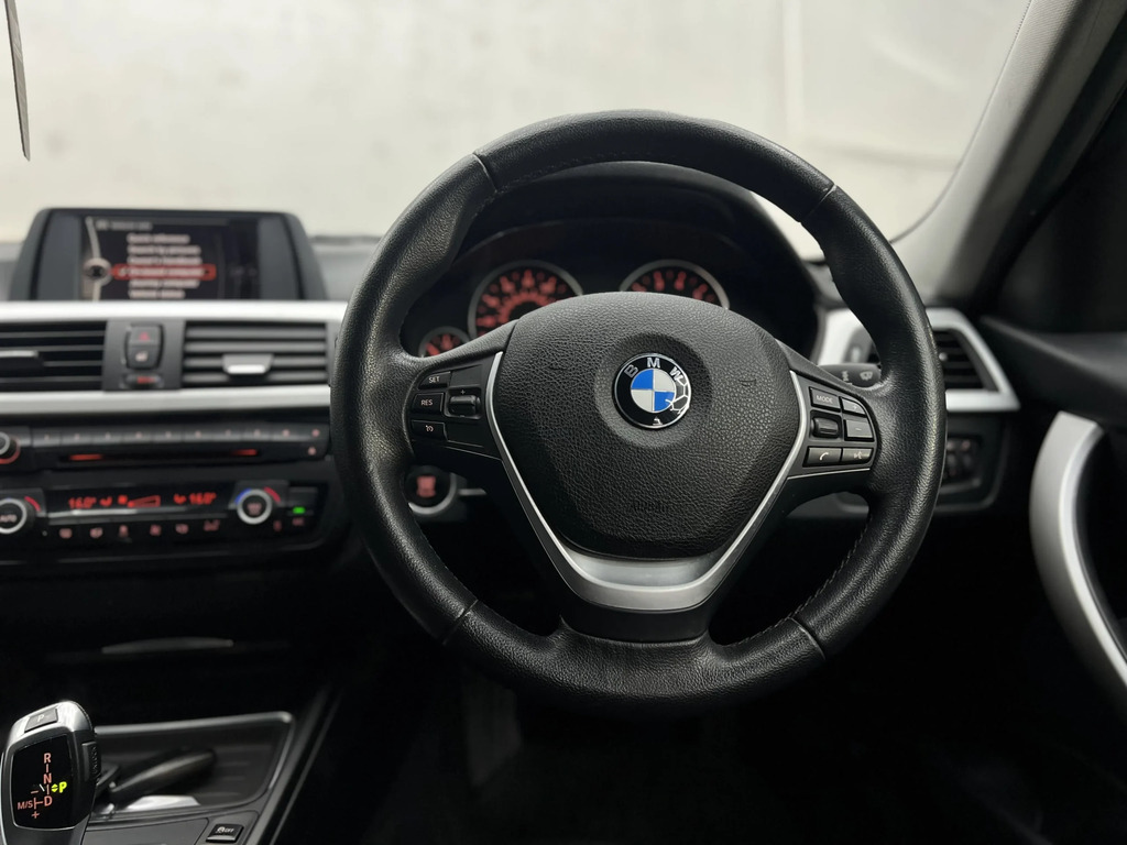 BMW 3 Series Saloon Blue #50