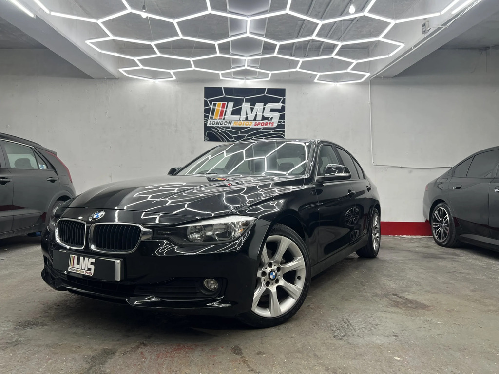 BMW 3 Series Saloon Blue #8