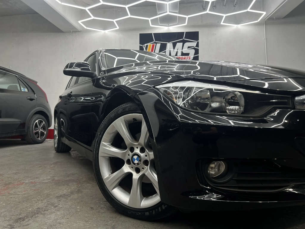 BMW 3 Series Saloon Blue #29