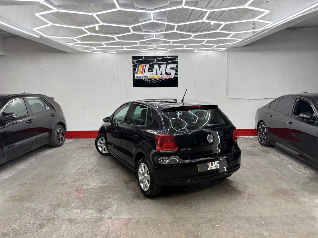 Volkswagen Polo Hatchback #30