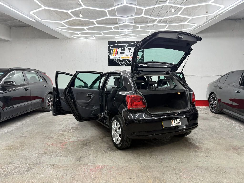 Volkswagen Polo Hatchback #38