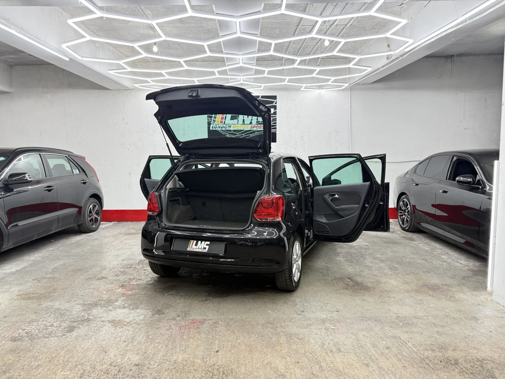Volkswagen Polo Hatchback #49