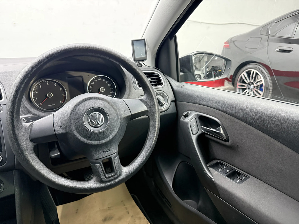Volkswagen Polo Hatchback #26