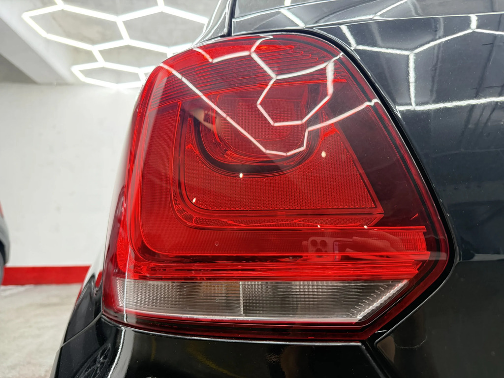 Volkswagen Polo Hatchback #35