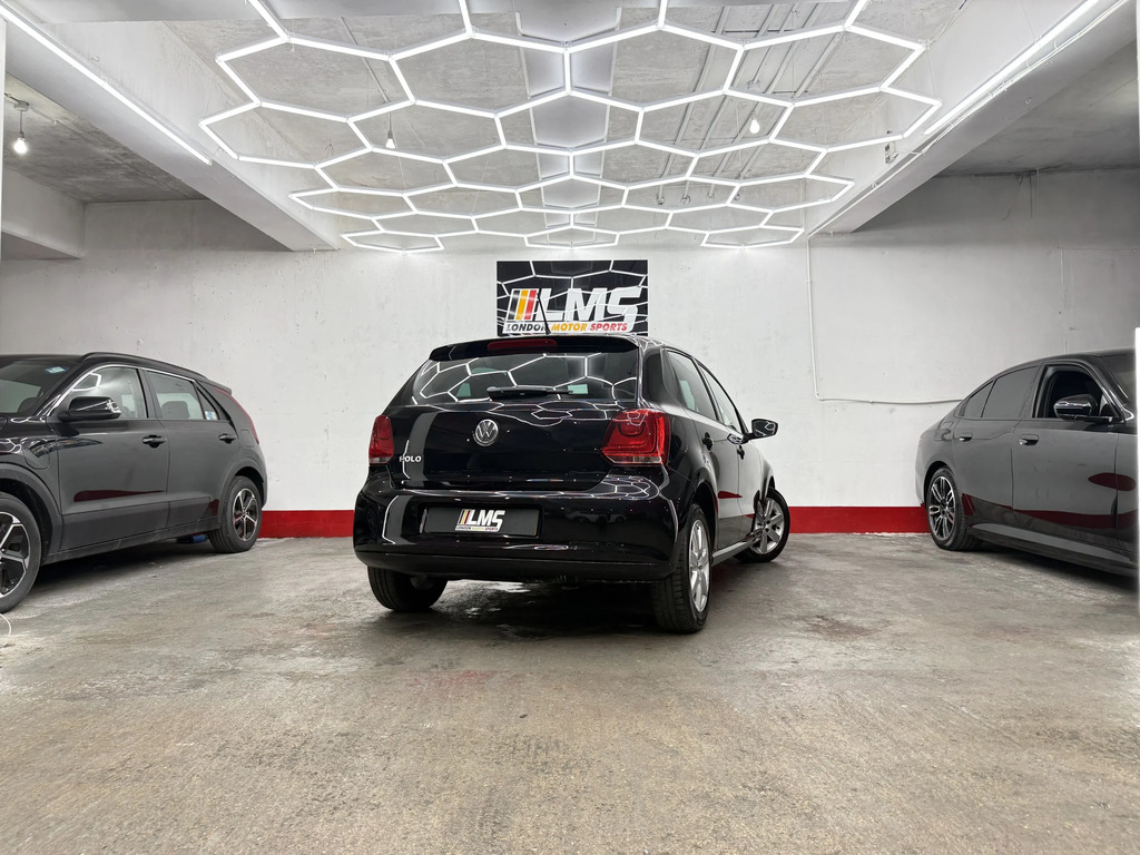 Volkswagen Polo Hatchback #45