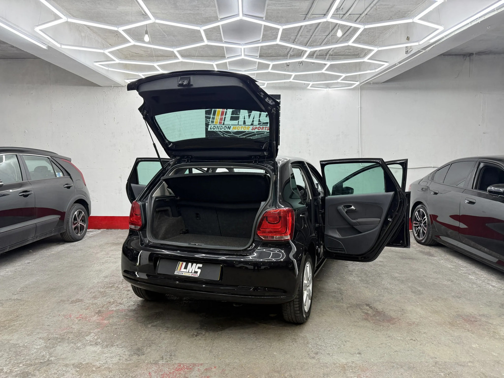 Volkswagen Polo Hatchback #51