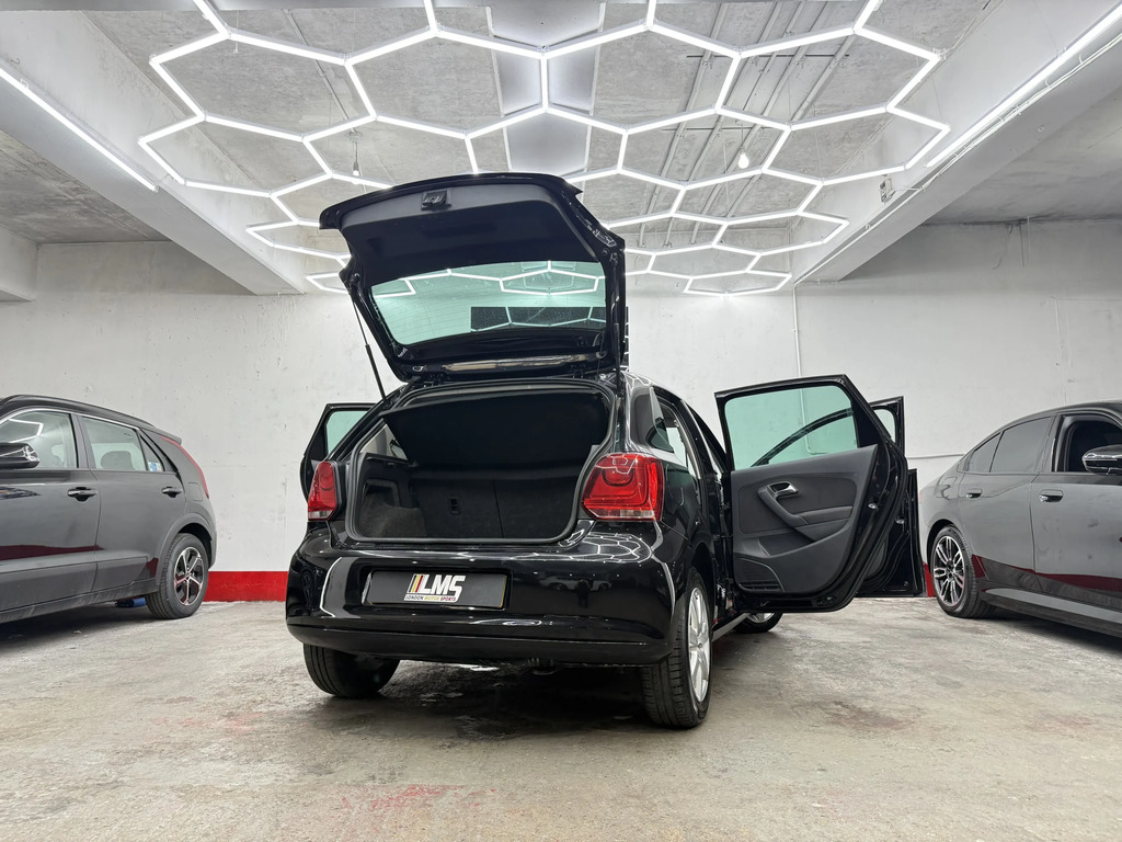 Volkswagen Polo Hatchback #54