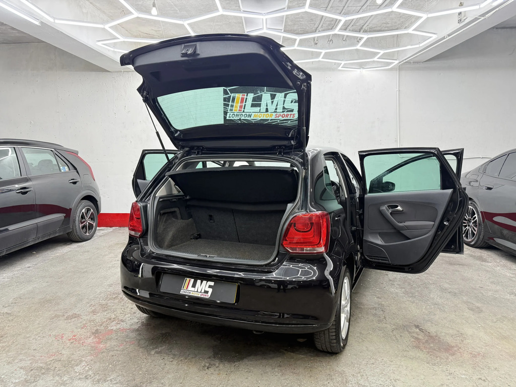 Volkswagen Polo Hatchback #52