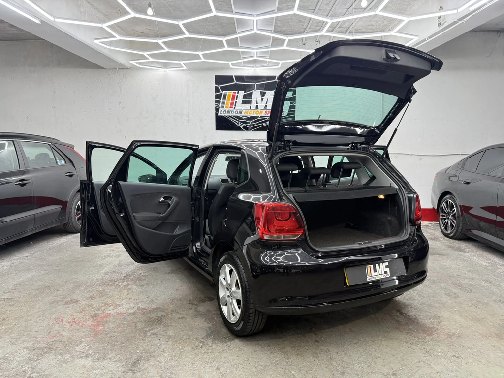Volkswagen Polo Hatchback #40