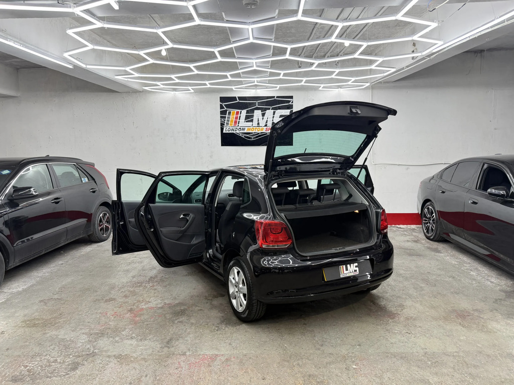 Volkswagen Polo Hatchback #37