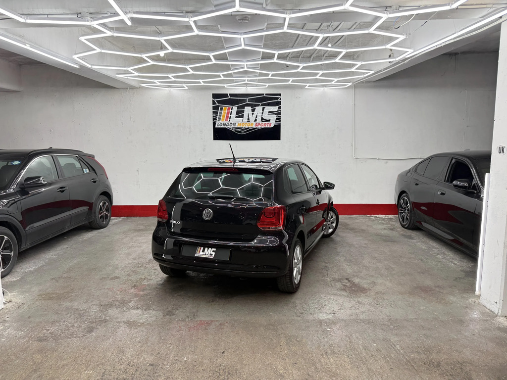 Volkswagen Polo Hatchback #41