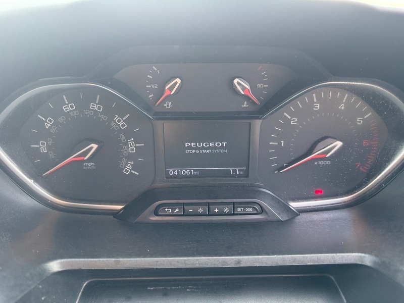 Peugeot Partner Bluehdi Professional Premium Plus White #5