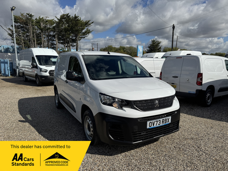 Peugeot Partner Bluehdi Professional Premium Plus White