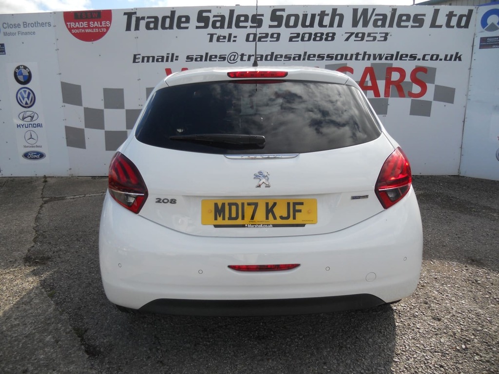 Peugeot 208 1.2 Puretech 82 Allure White #4