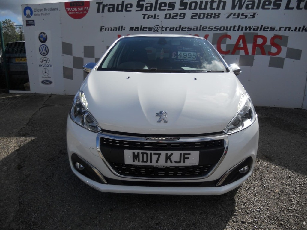 Peugeot 208 1.2 Puretech 82 Allure White #2