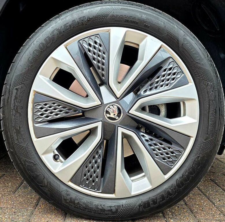 Skoda Karoq 1.5 Tsi Se L Dsg Black #5