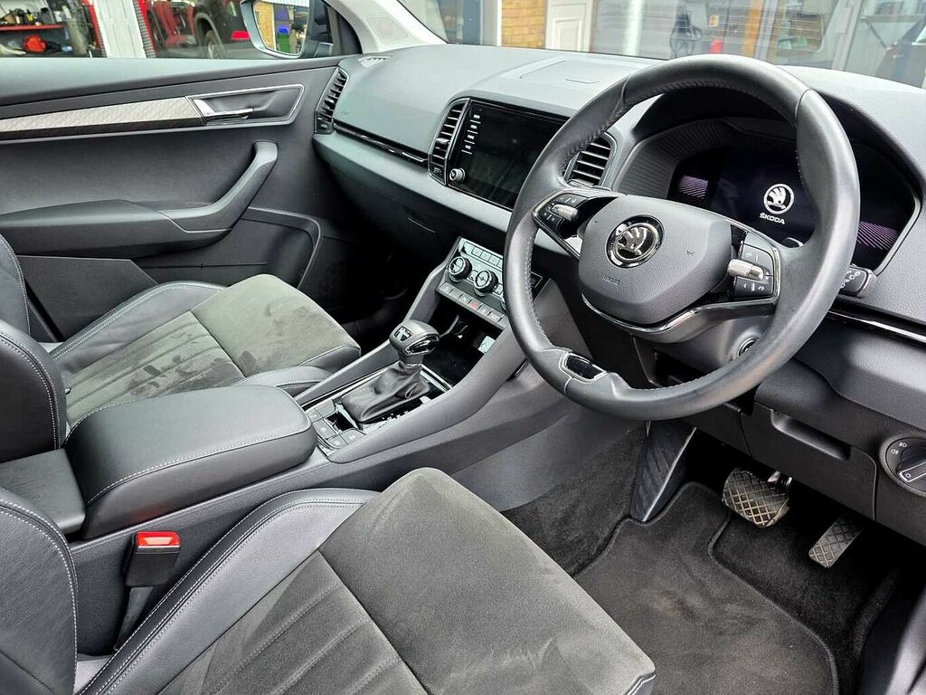 Skoda Karoq 1.5 Tsi Se L Dsg Black #6