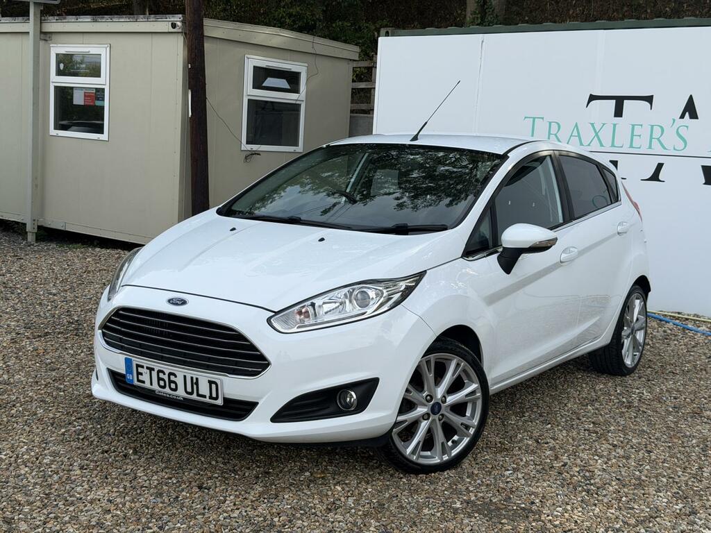 Ford Fiesta Titanium White