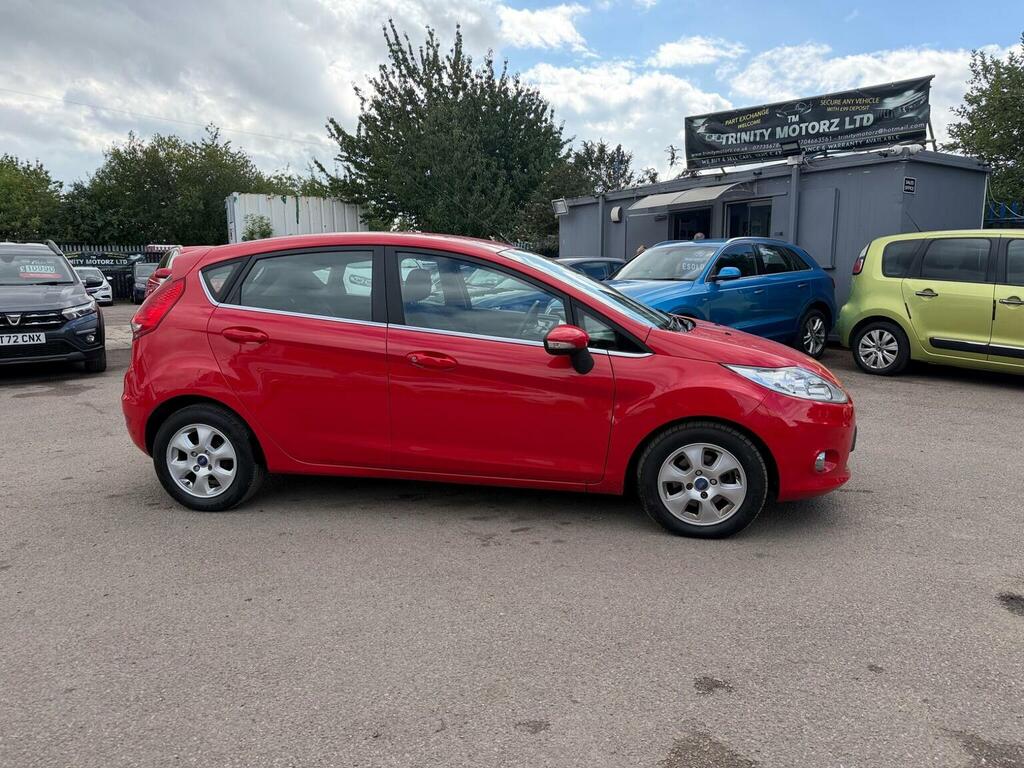 Ford Fiesta 1.6 Tdci Econetic Dpf Zetec Red