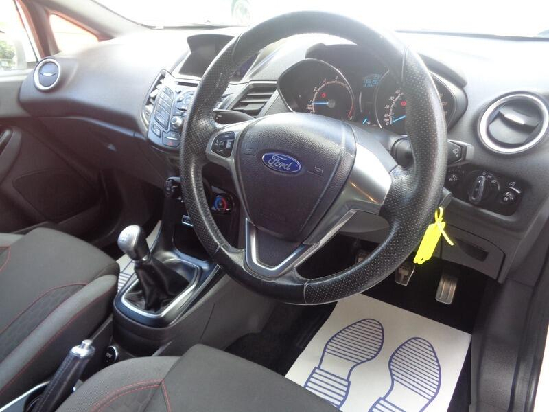Ford Fiesta St-line CK66FZS White #6