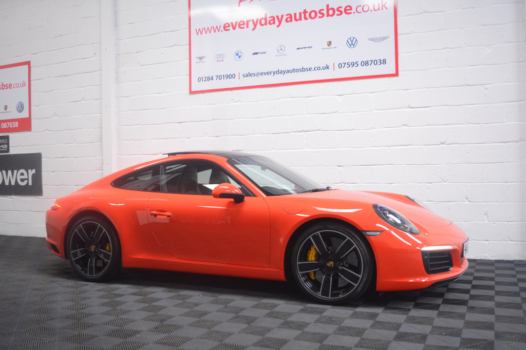 Porsche 911 Coupe Orange #25