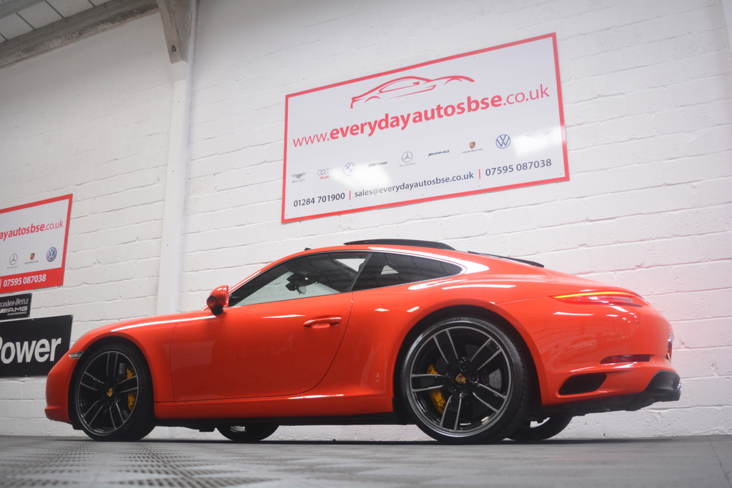 Porsche 911 Coupe Orange #51