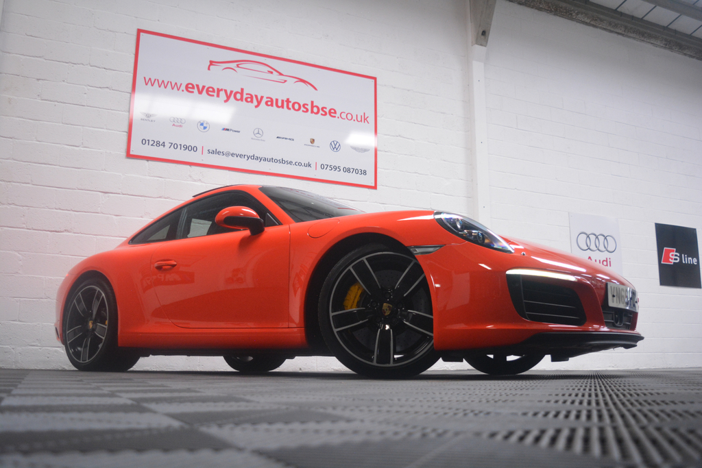 Porsche 911 Coupe Orange #28