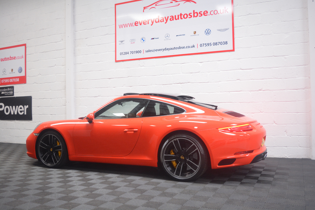 Porsche 911 Coupe Orange #53