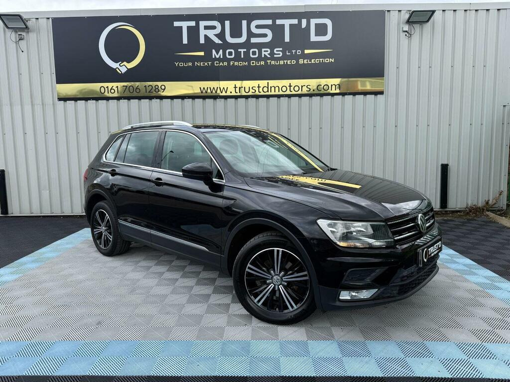 Volkswagen Tiguan Suv 2.0 Tdi Bluemotion Tech Se Navigation 4Motion Black