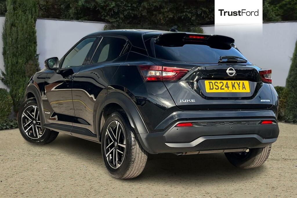 Nissan Juke 1.6 N-connecta Suv Hybrid Euro 6 Black #2