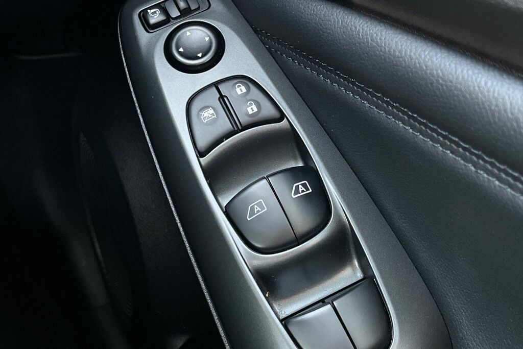 Nissan Juke Acenta Premium Silver #16