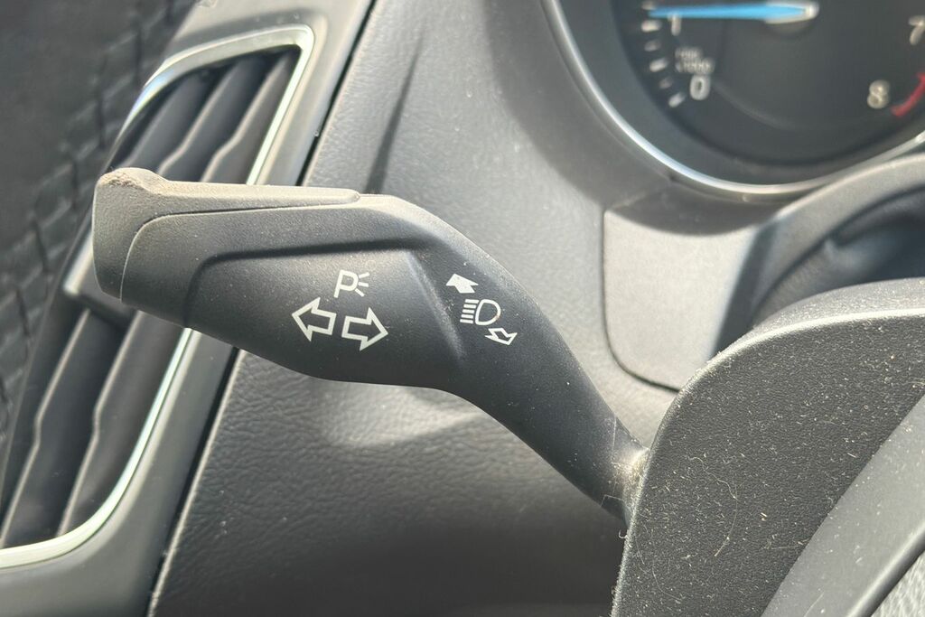 Ford Focus Zetec Black #14