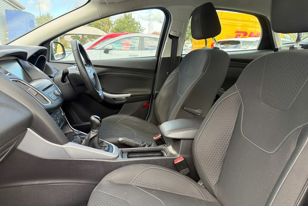 Ford Focus Zetec Black #19