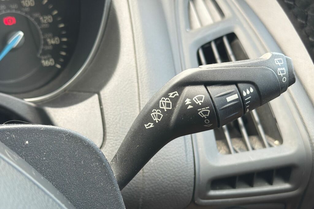 Ford Focus Zetec Black #15