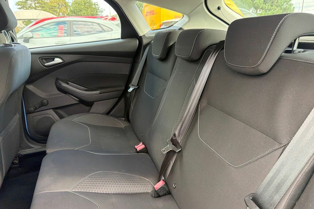 Ford Focus Zetec Black #20