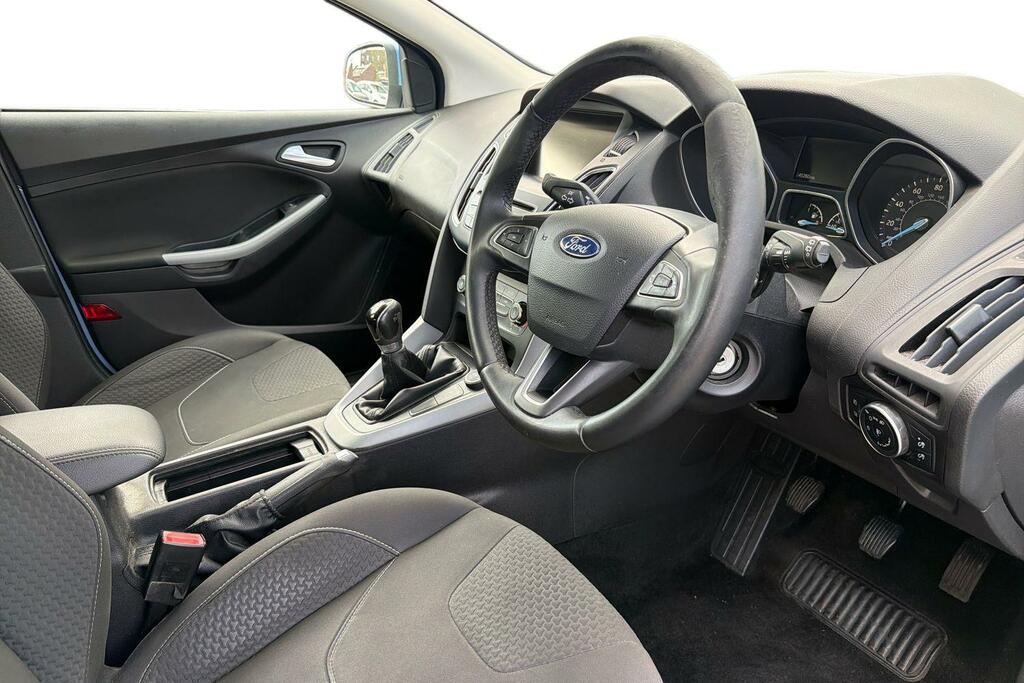 Ford Focus Zetec Black #9