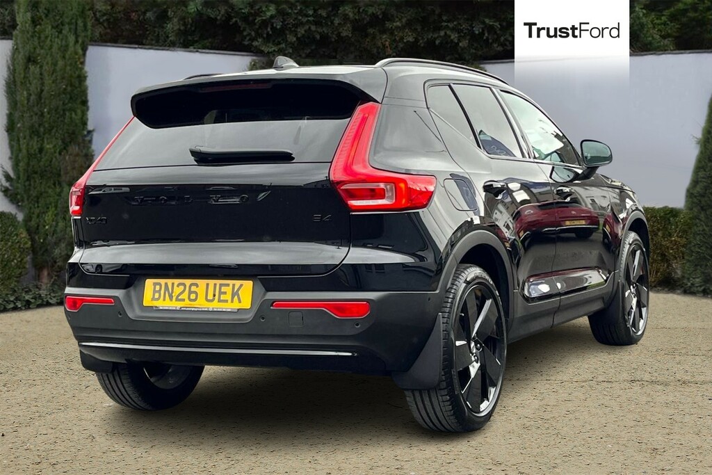 Volvo XC40 2.0 B4p Plus Pro Black Edition BN26UEK Black #4