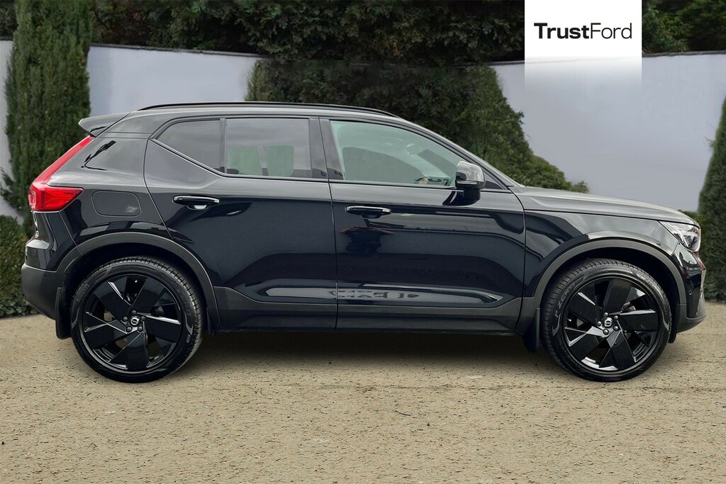 Volvo XC40 2.0 B4p Plus Pro Black Edition BN26UEK Black #3