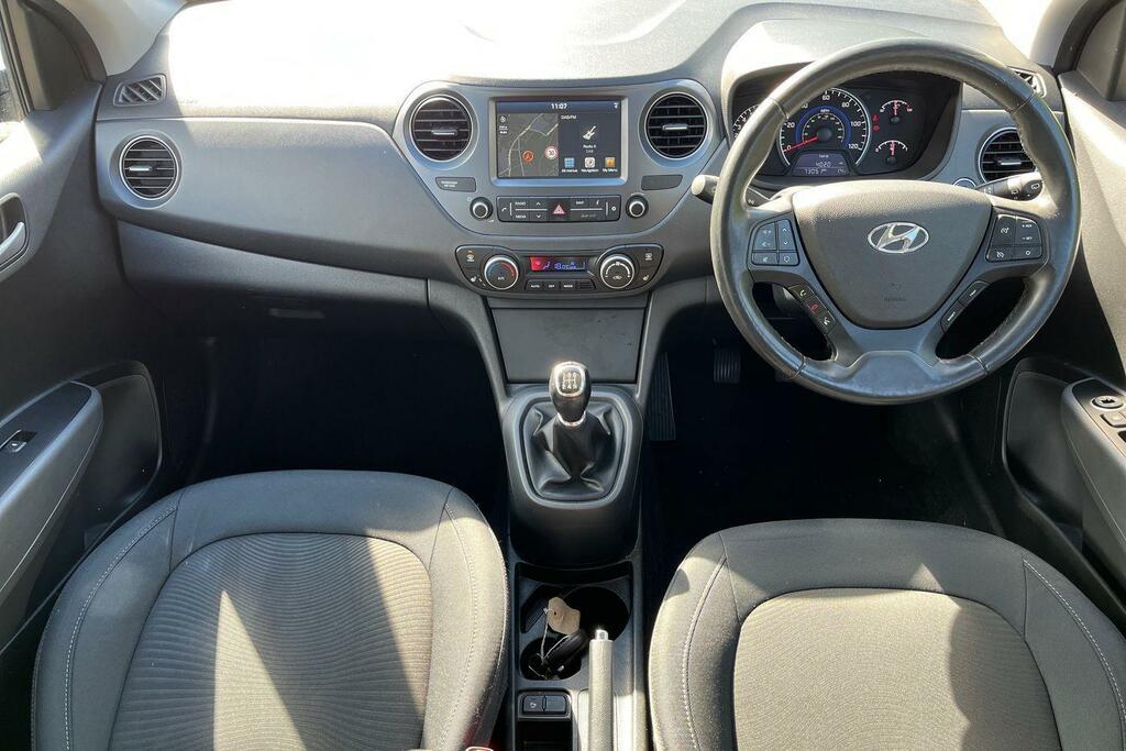 Hyundai I10 Hatchback White #10