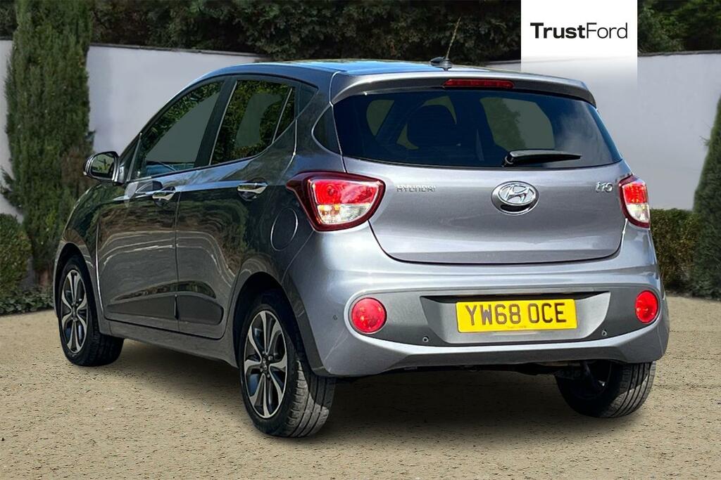Hyundai I10 Hatchback White #2
