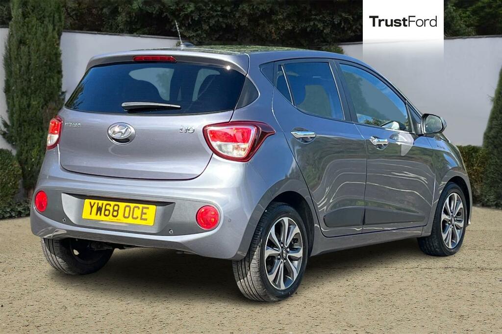 Hyundai I10 Hatchback White #4