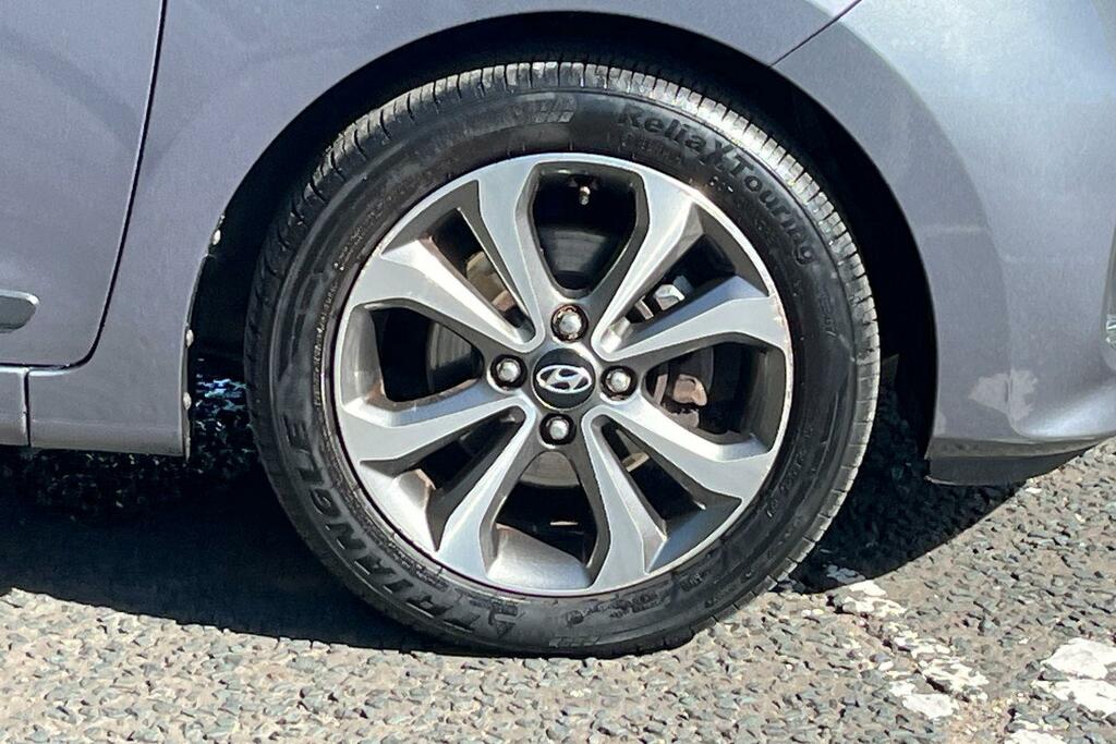 Hyundai I10 Hatchback White #8