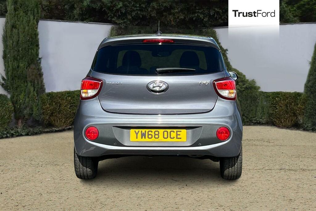 Hyundai I10 Hatchback White #7
