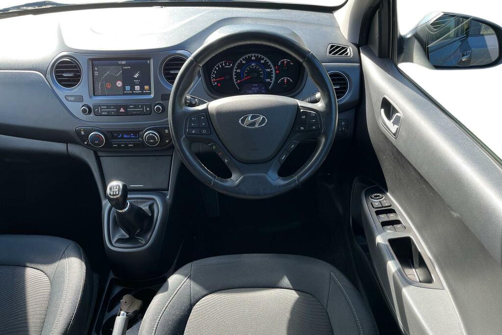 Hyundai I10 Hatchback White #11