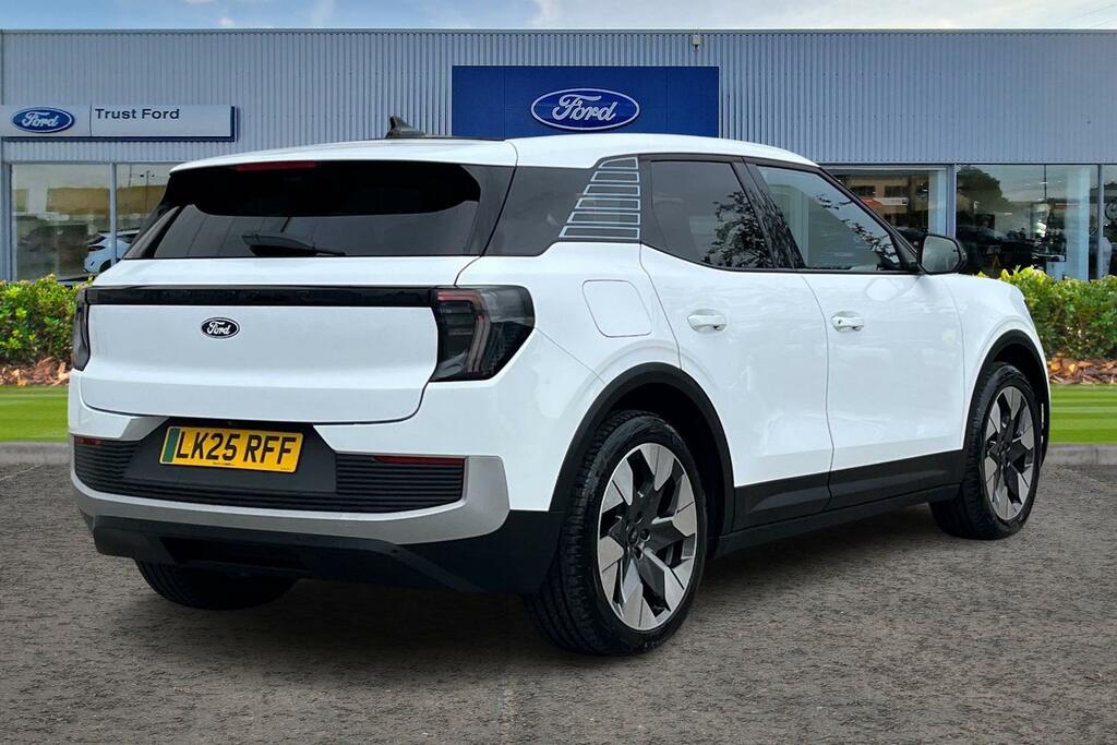 Ford Explorer Extended Range 77Kwh Premium Suv White #4
