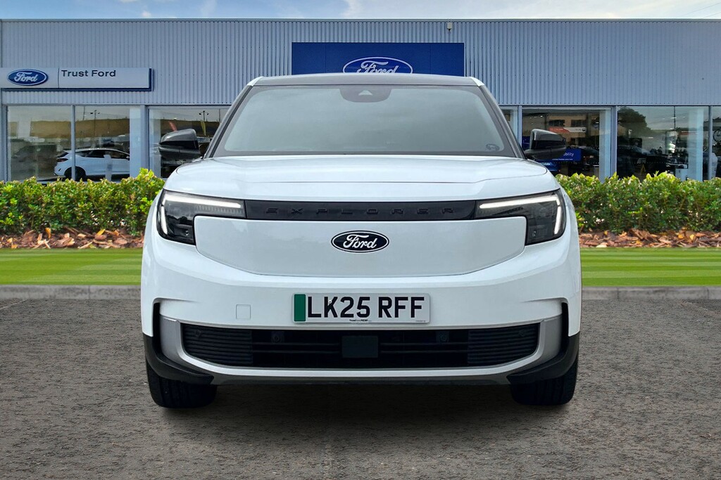 Ford Explorer Extended Range 77Kwh Premium Suv White #6