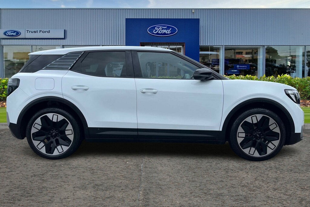 Ford Explorer Premium White #3