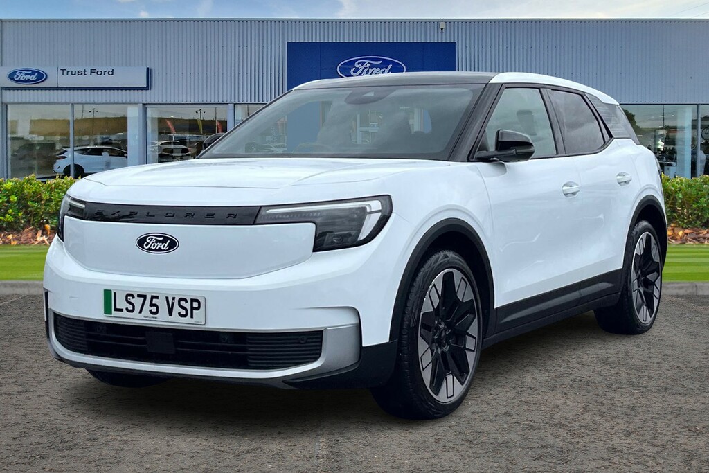 Ford Explorer Premium White #5