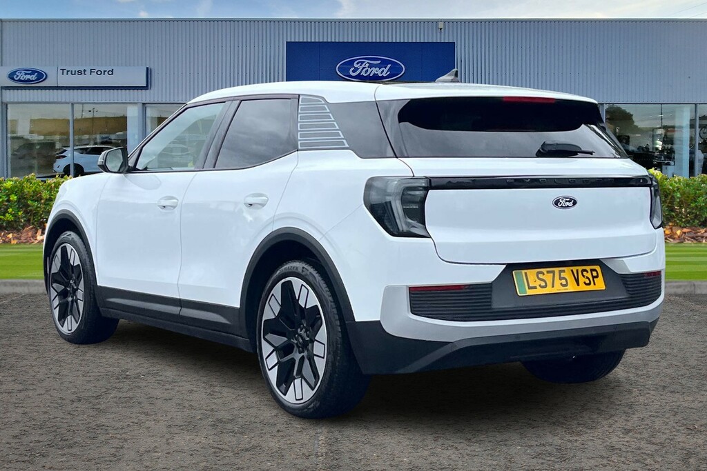 Ford Explorer Premium White #2